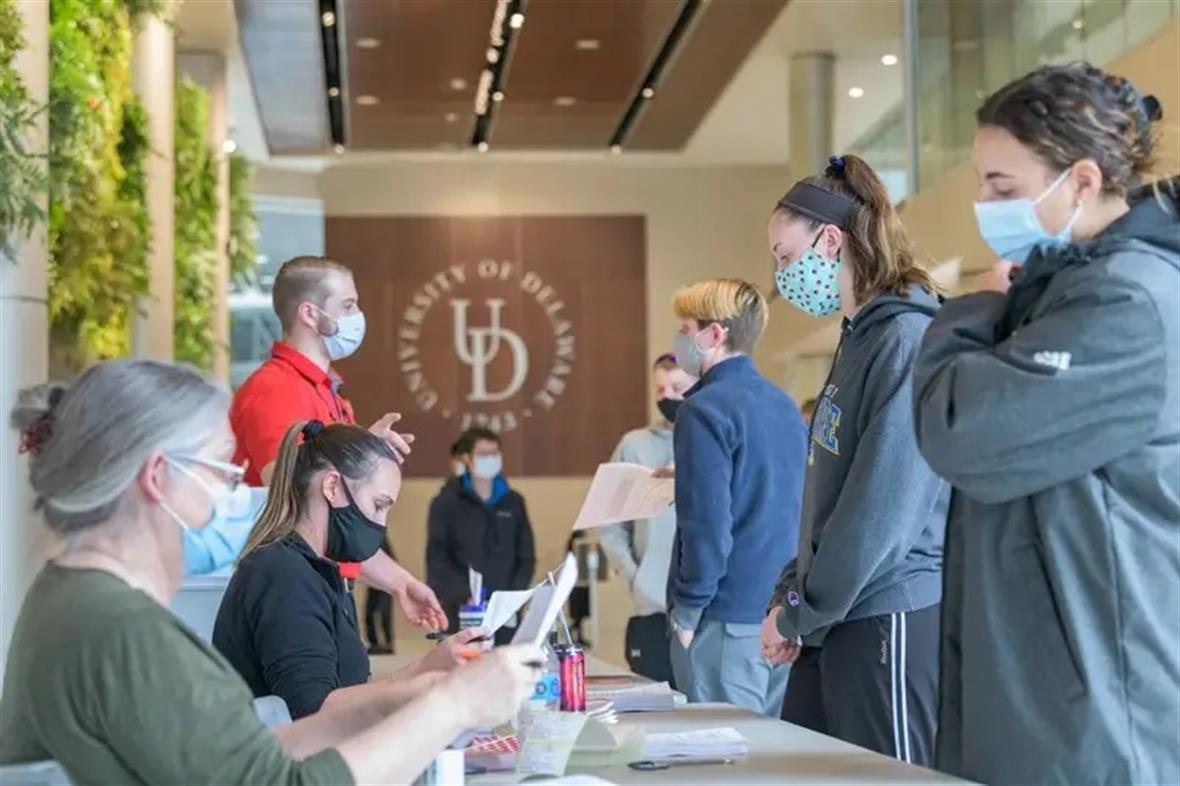 The University of Delaware held six COVID-19 vaccination clinics in partnership with ACME/Albertsons Pharmacy. Nearly 4,000 employees affiliated with institutions of higher education in Delaware were fully vaccinated through the clinics.